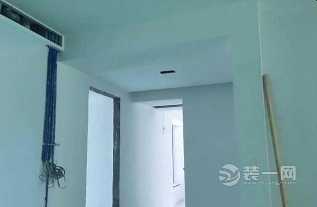 大户型四室两厅现代简约装修施工现场